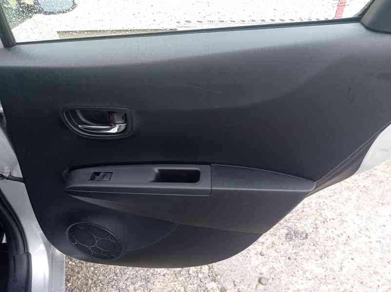 Toyota Yaris 1.3 V-VTi/Navi/Kamera/1Maj - foto 18
