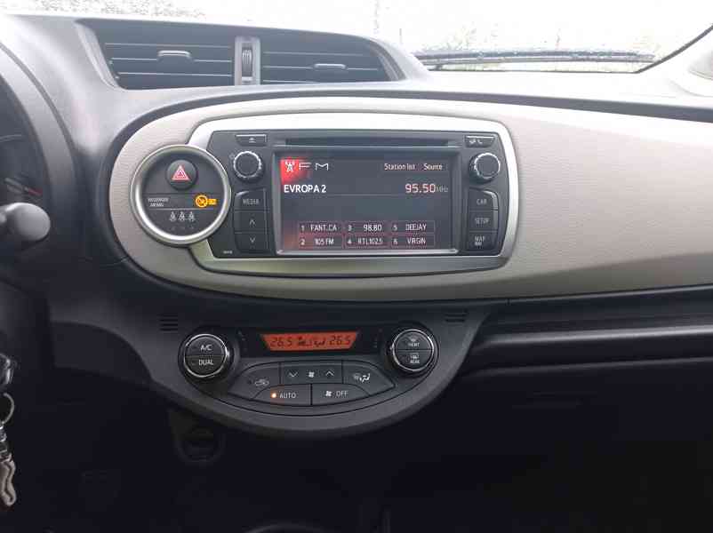 Toyota Yaris 1.3 V-VTi/Navi/Kamera/1Maj - foto 23