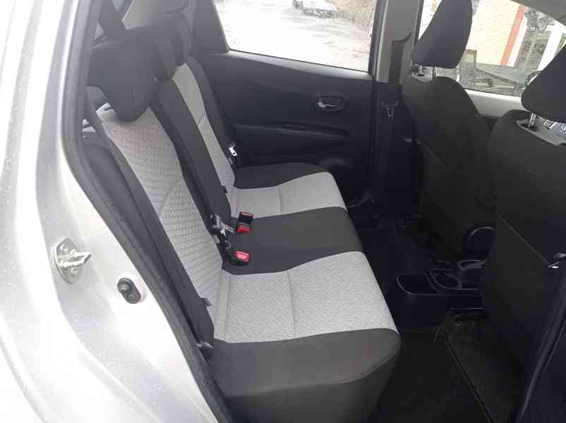 Toyota Yaris 1.3 V-VTi/Navi/Kamera/1Maj - foto 17