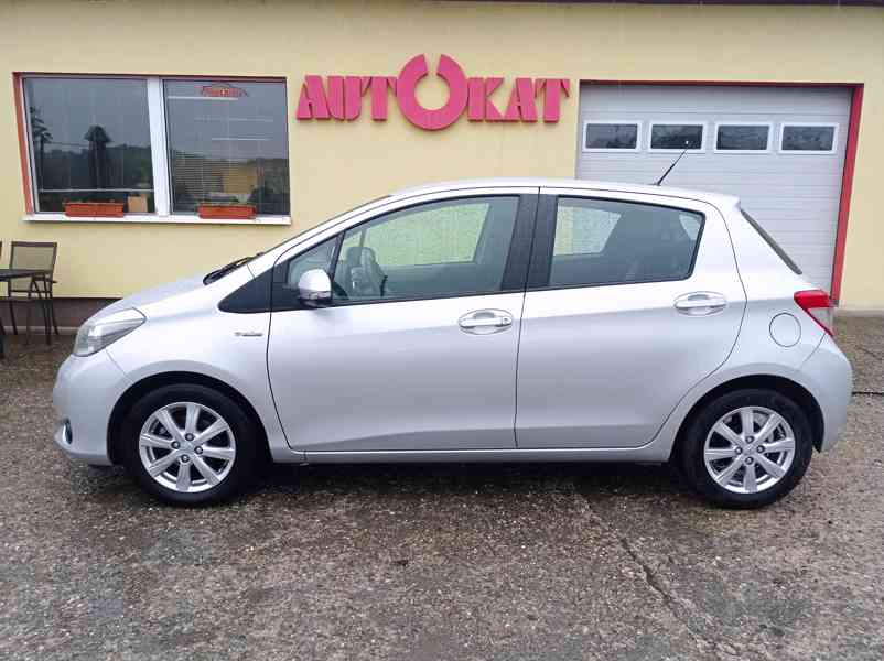 Toyota Yaris 1.3 V-VTi/Navi/Kamera/1Maj - foto 6