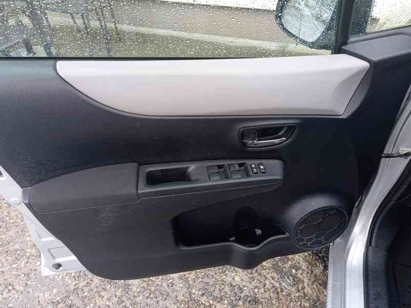 Toyota Yaris 1.3 V-VTi/Navi/Kamera/1Maj - foto 10