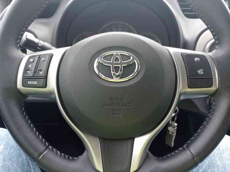 Toyota Yaris 1.3 V-VTi/Navi/Kamera/1Maj - foto 22