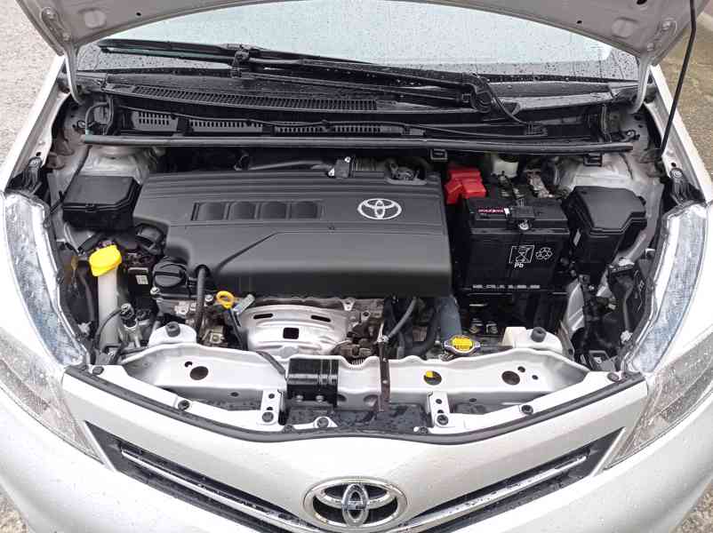 Toyota Yaris 1.3 V-VTi/Navi/Kamera/1Maj - foto 9