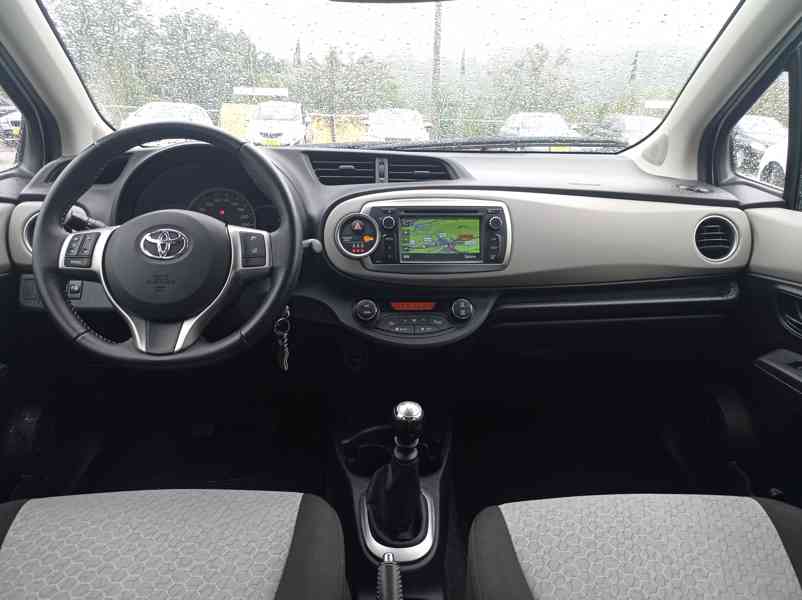 Toyota Yaris 1.3 V-VTi/Navi/Kamera/1Maj - foto 21
