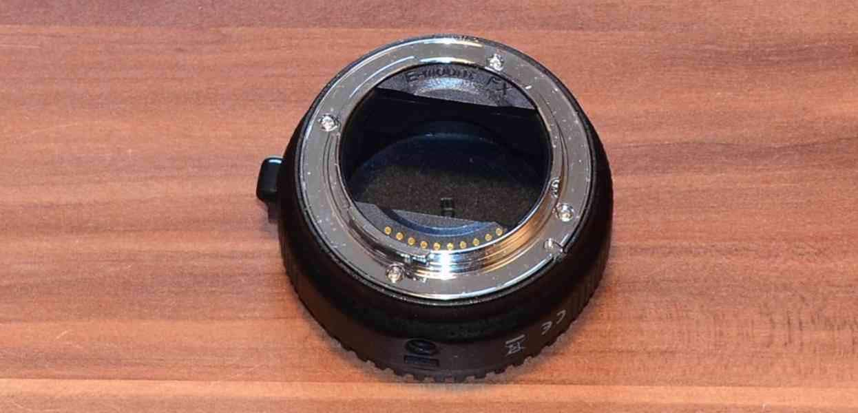 Commlite CM-EF-NEX adaptér EF/EF-S na SONY NEX - foto 4