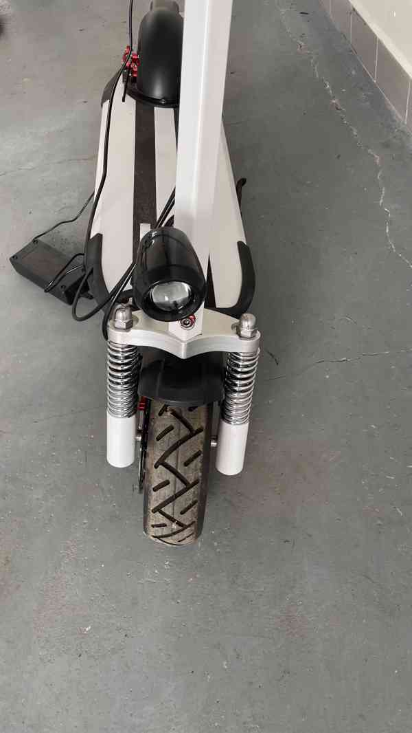 Elektrická koloběžka insportline v perfektním stavu - foto 6