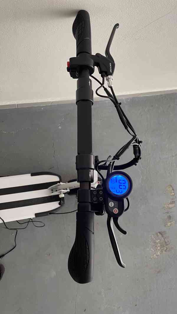 Elektrická koloběžka insportline v perfektním stavu - foto 8