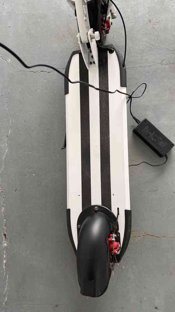 Elektrická koloběžka insportline v perfektním stavu - foto 5