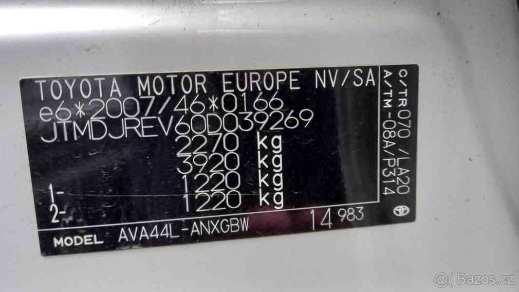 Toyota RAV4 2,5 - foto 7