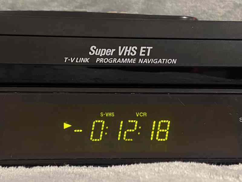 S-VHS-ET videorekordér JVC HR-S6953 s video stabilizátorem - foto 2