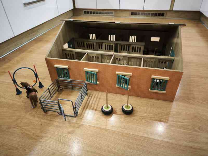 Dětská stáj Kids Globe - foto 2