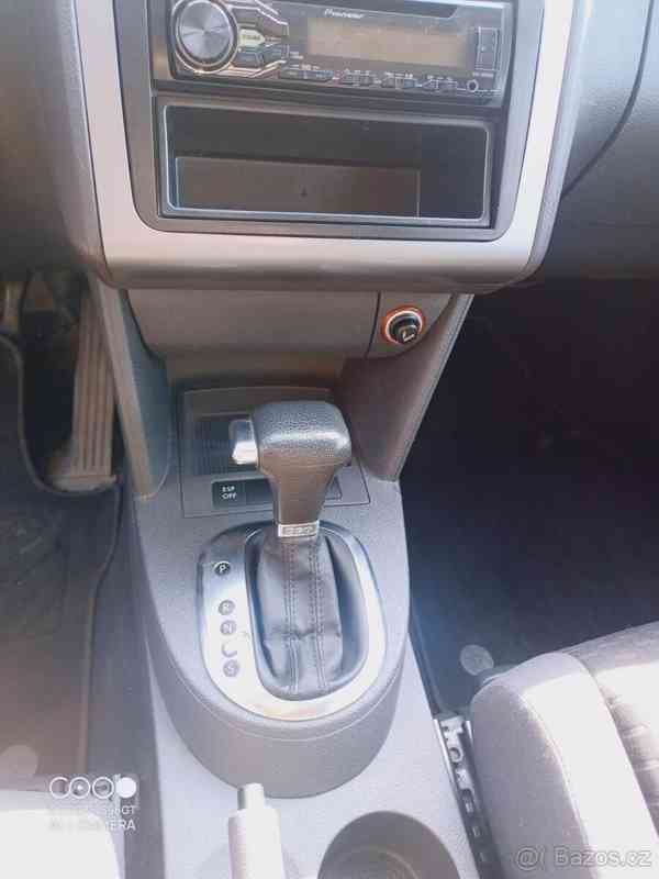 Volkswagen Touran 1,9   TDi - foto 8