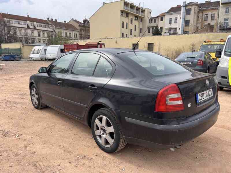 Octavia 2 tdi dsg 103kw elegance - foto 2