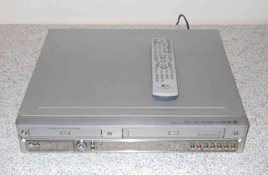 📼>📀VHS-DVD rekordér LG 7300 - foto 2