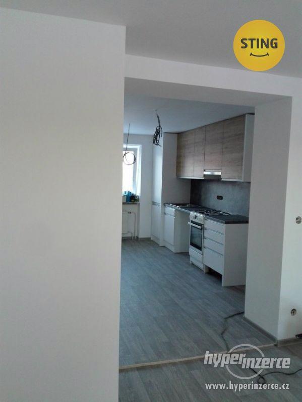 Pronájem bytu 2+1 v Dolním Benešově - foto 3