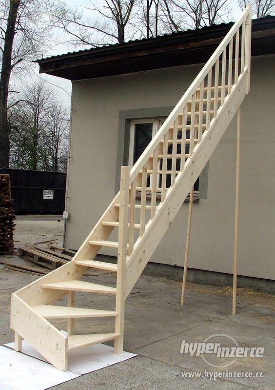 Dřevěné smrkové schody - foto 1
