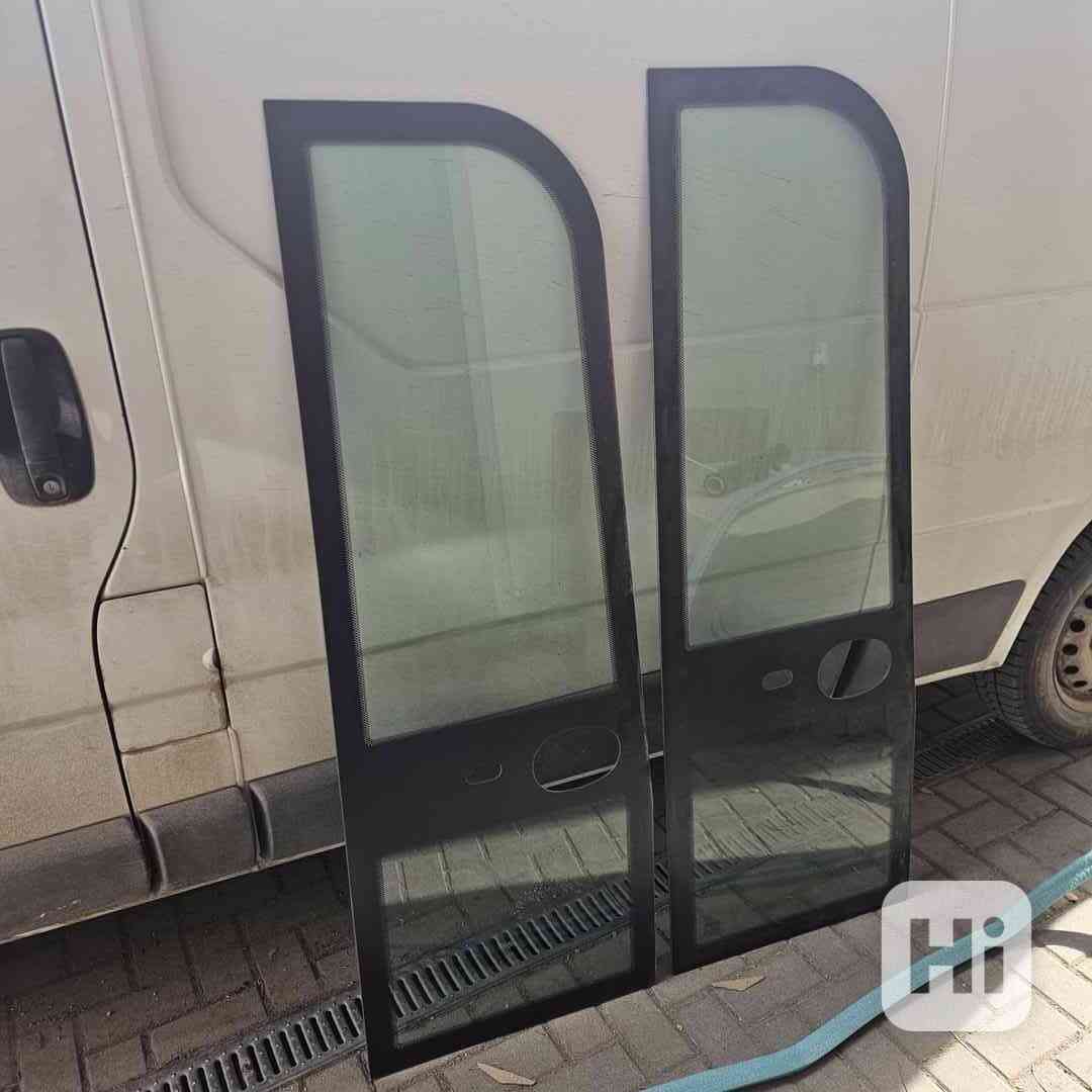 sklo okno sklá okná sklená výplň na mini Komatsu  - foto 1