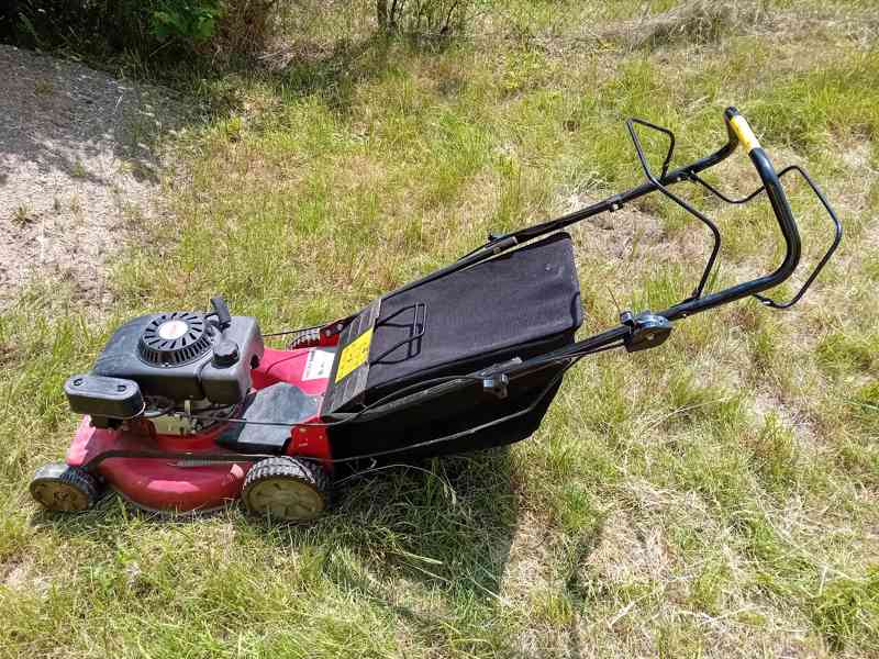 Prodám sekačku Hecht s pojezdem - foto 3
