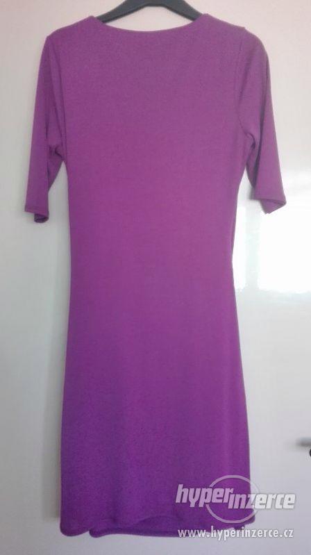 fialové šaty Jake´s, vel. 38 - foto 3