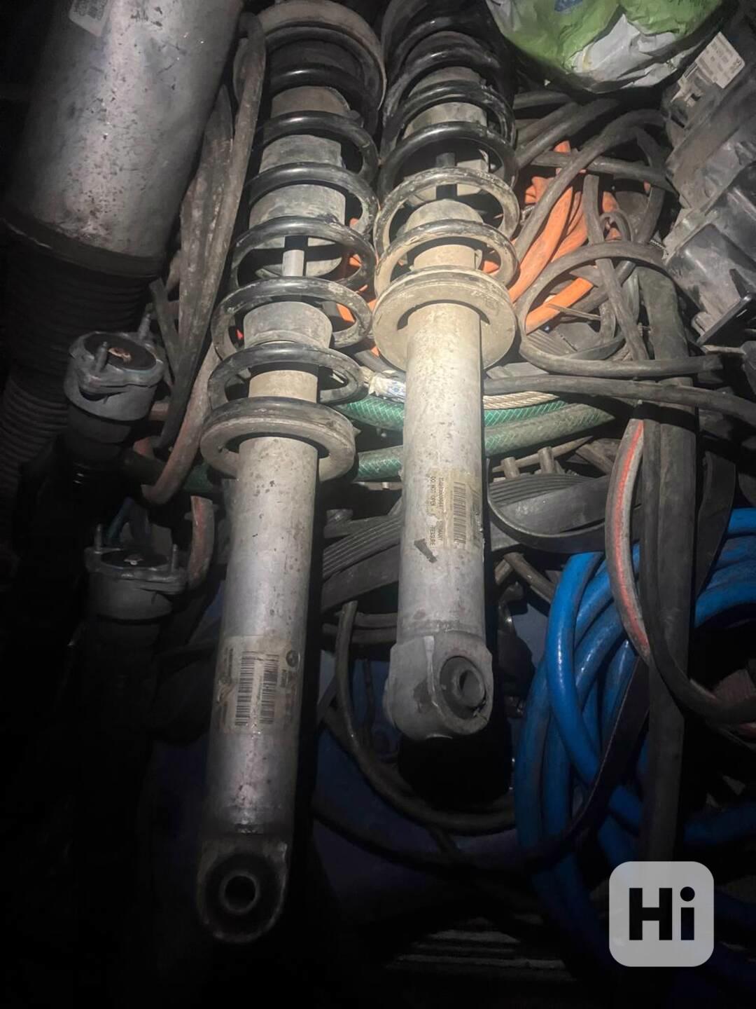 BMW  7 E65  6758094-ZADNI TLUMICE KOMPLETNI STAV OK - foto 1