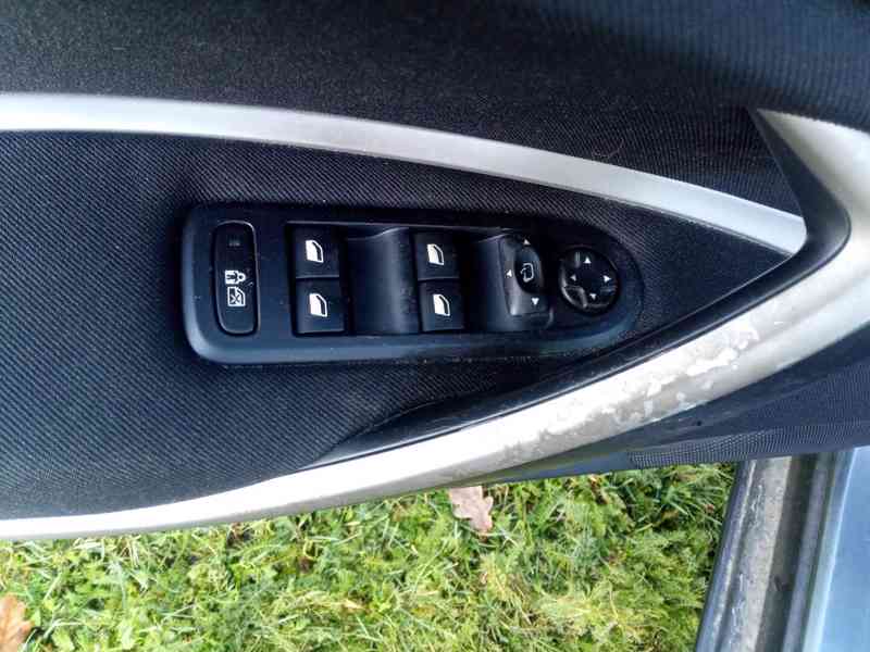 Prodám Citroen C5 1.6 HDI,  - foto 11