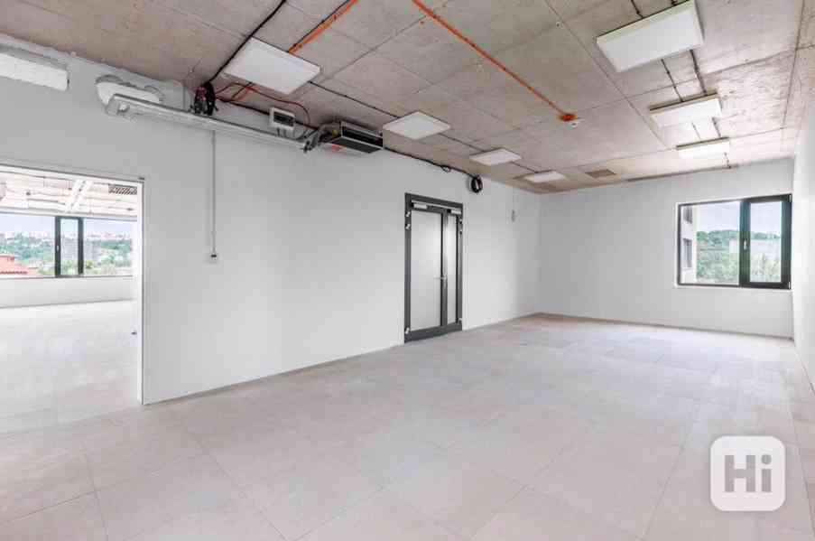 Kancelářský prostor k pronájmu, 220 m2, s parkováním v novostavbě v ulici Jankovcova, Holešovice, Pr - foto 10