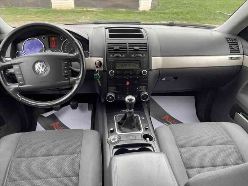 Volkswagen Touareg 2,5 TDI R5 PO VELKÉM SERVISU - foto 17