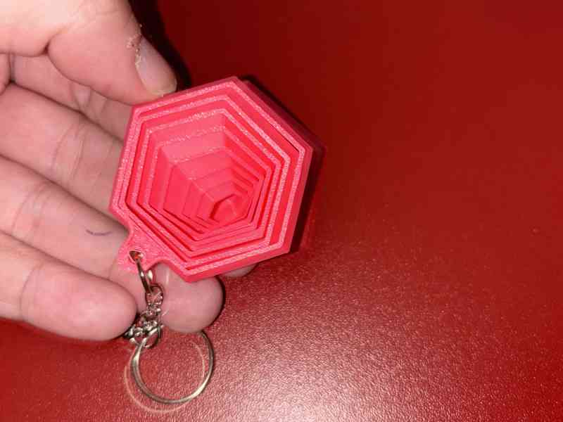 Antistresová klíčenka – hexagon spirála - foto 2