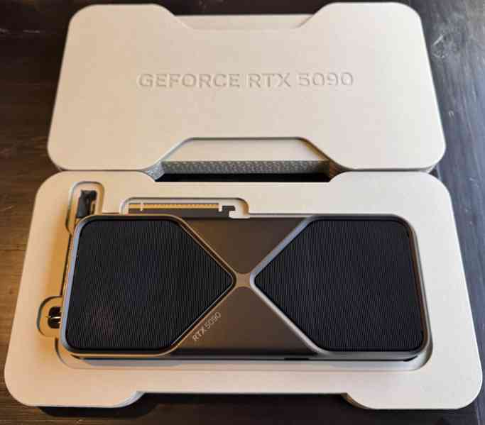 GeForce RTX 5090 , RTX 5080, RTX 5070 Ti, RTX 4090, RTX 4080 - foto 11