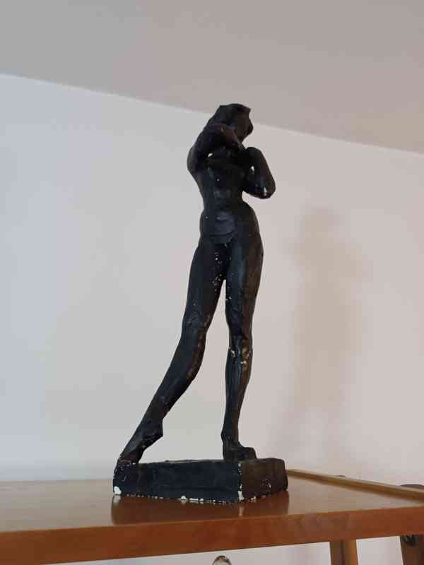 Socha dámy  - foto 3