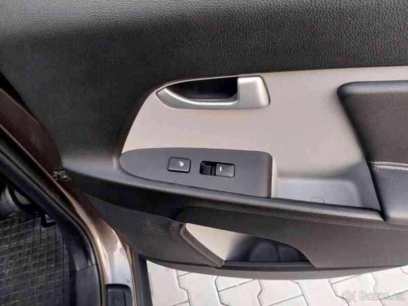 Kia Sportage 1,7   CRDI 85kW - foto 18