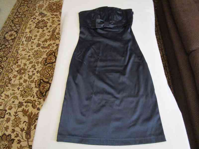 Velmi pěkné černé společenské šaty bez ramínek, vel. XS - foto 4