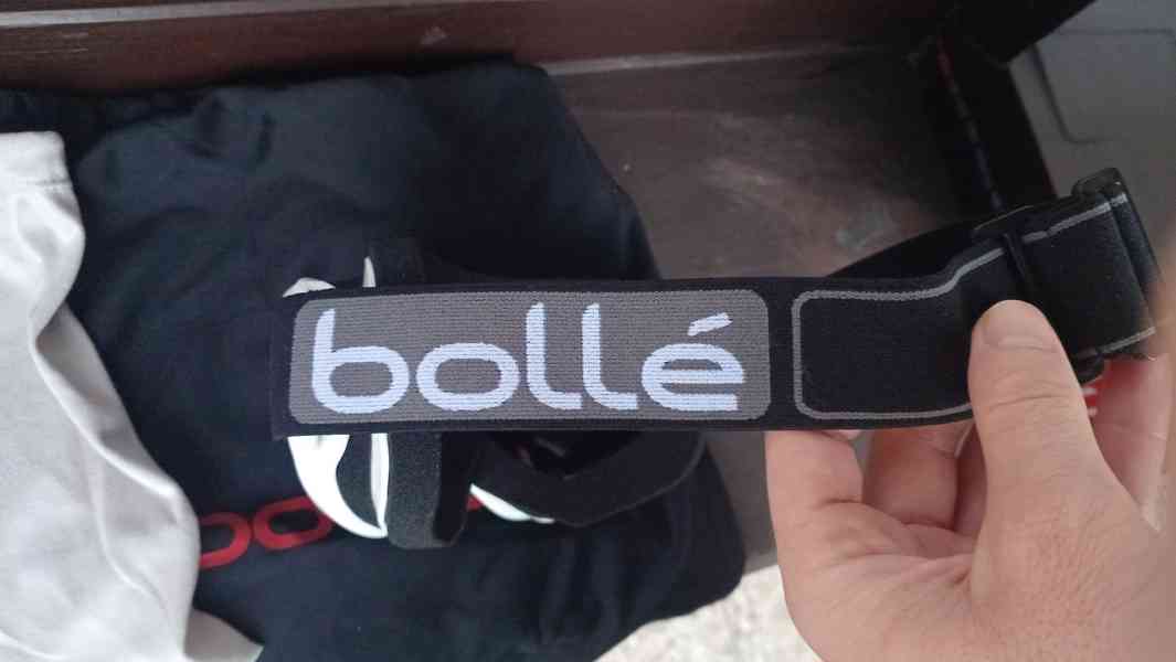 Téměř nová helma Bolle + brýle Bolle - foto 7