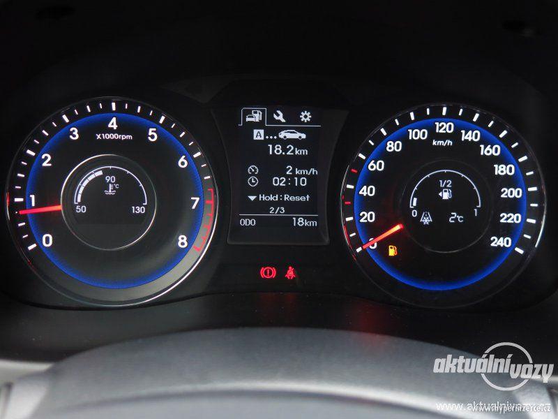 Hyundai i40 2.0, benzín, RV 2018 - foto 16