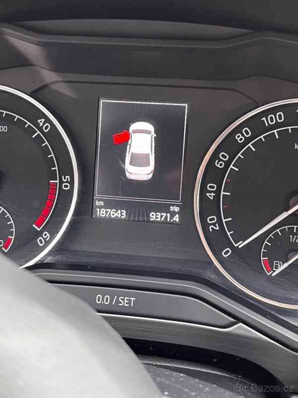 Škoda Superb 2,0   TDi DSG - foto 7