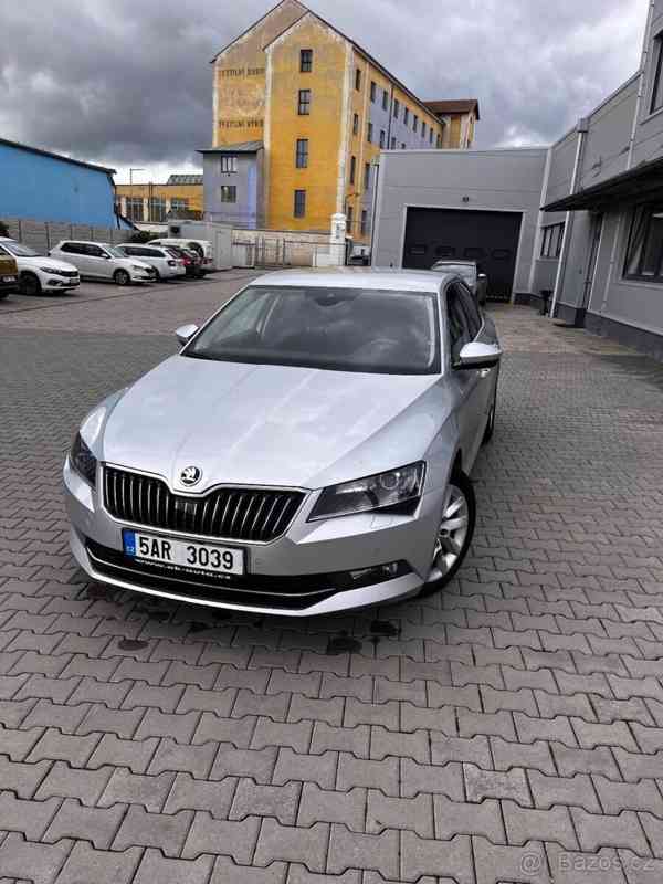 Škoda Superb 2,0   TDi DSG - foto 5