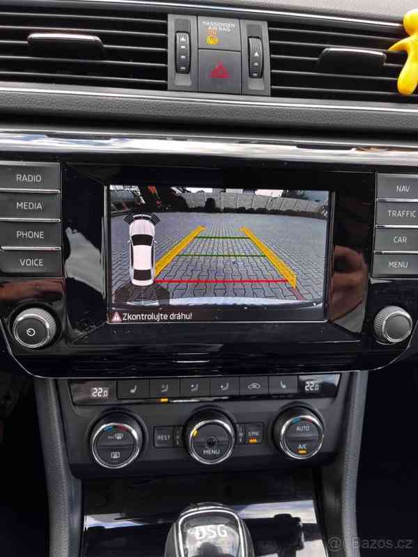 Škoda Superb 2,0   TDi DSG - foto 3