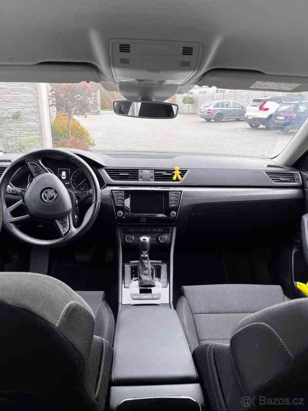 Škoda Superb 2,0   TDi DSG - foto 11