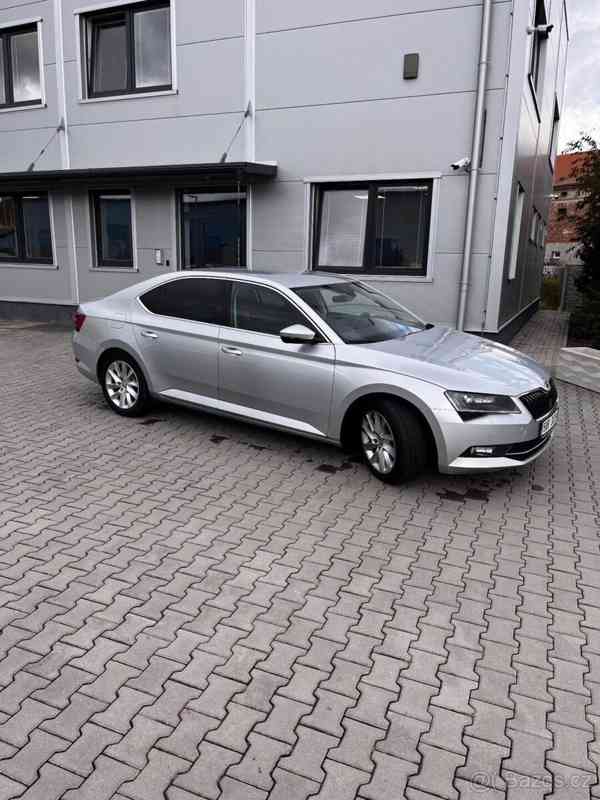 Škoda Superb 2,0   TDi DSG - foto 9