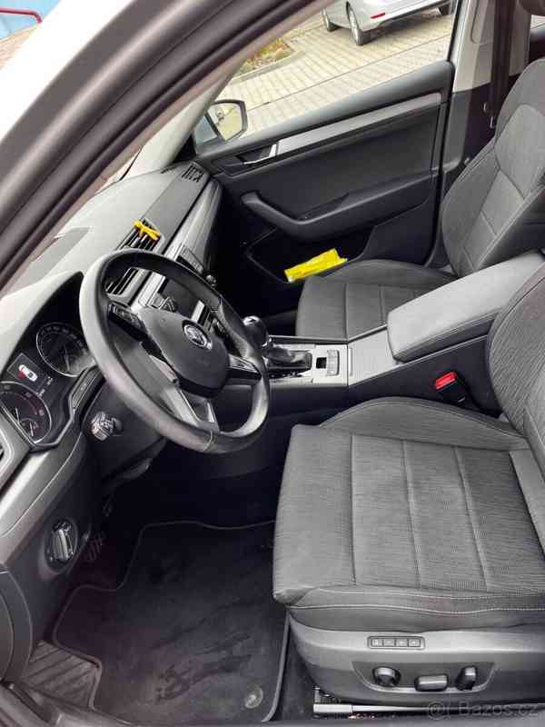 Škoda Superb 2,0   TDi DSG - foto 10