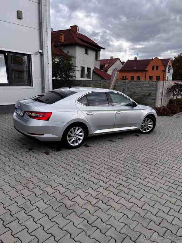 Škoda Superb 2,0   TDi DSG - foto 4