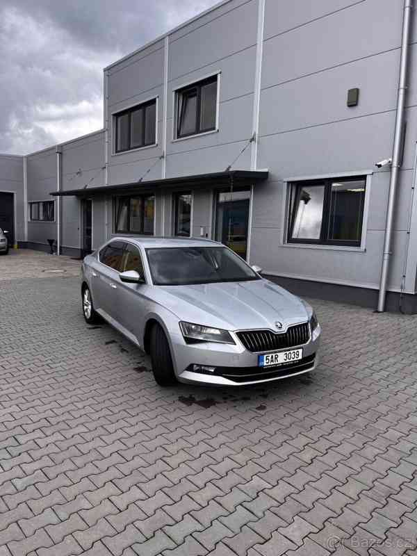 Škoda Superb 2,0   TDi DSG - foto 2