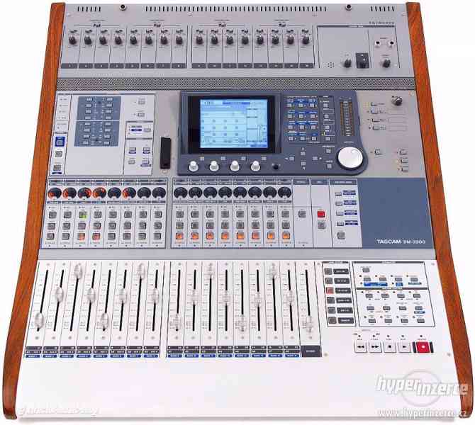 Tascam DM-3200 - Digital mixer with dual DSP FX - 48-channel - foto 1