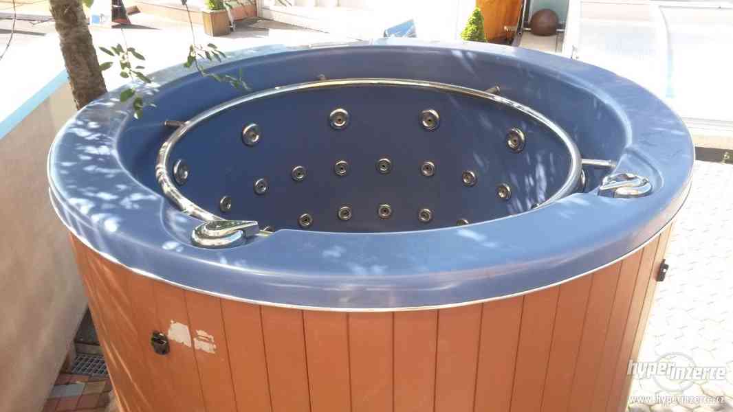 VÍŘIVÁ VANA pro 4 osoby - foto 1