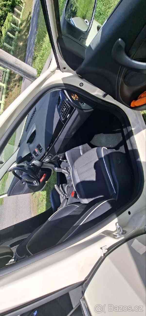 Renault Fluence 1,6 - foto 11