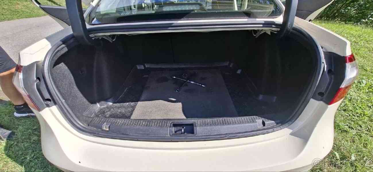 Renault Fluence 1,6 - foto 12