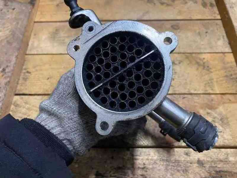 Mercedes-benz E/C 200 CDI ventil EGR 00005320C5 - foto 5