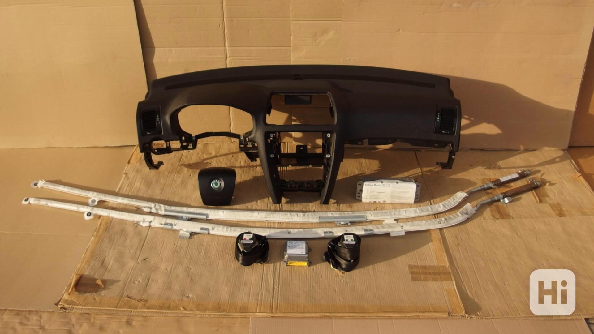 Palubní deska, airbagová sada, pásy Škoda Octavia II - foto 1