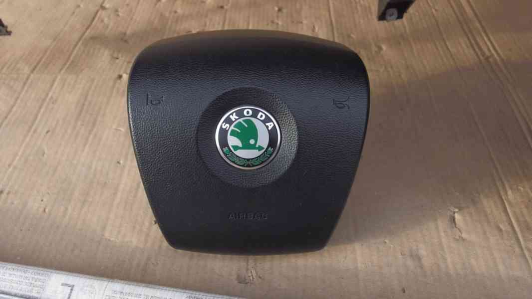 Palubní deska, airbagová sada, pásy Škoda Octavia II - foto 9