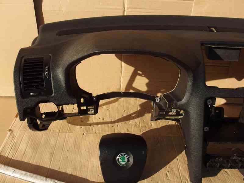 Palubní deska, airbagová sada, pásy Škoda Octavia II - foto 3